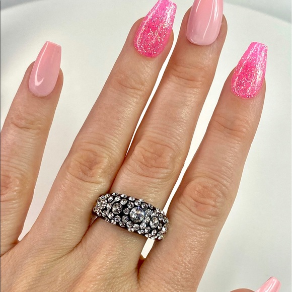 Black acrylic ring embellished with Crystal gemstones, trendy statement ring. - Picture 12 of 13